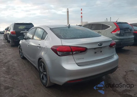 2018 Kia Forte Ex z USA, uszkodzony, nr VIN 3KPFL4A88JE225370